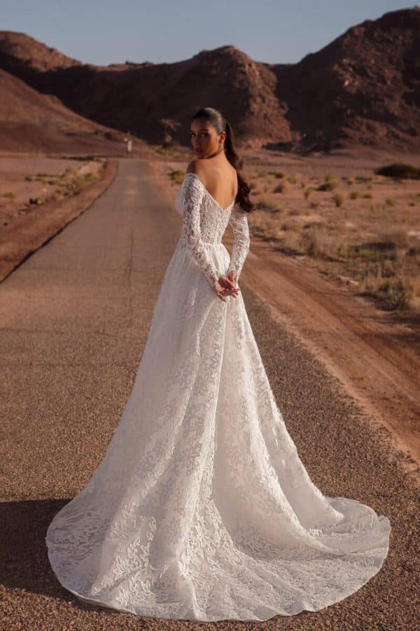 Νυφικό Α γραμμή strapless με δαντέλα