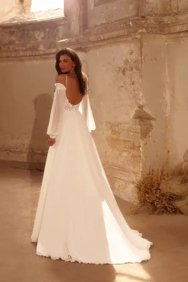 απλό νυφικό σαν φόρεμα, πλάτη και ουρά - Bridal Art